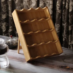 رف تخزين خشبي (للتوابل أو الأكواب)